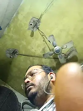 DeepakXxxR86 online show from January 11, 1:59 pm