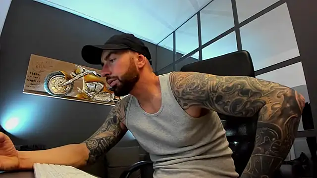 AronGrant online show from December 10, 9:23 am