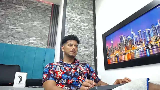 Chris Dick23 online show from January 18, 8:05 am