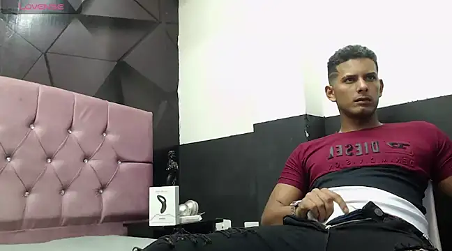 Chris Dick23 online show from December 19, 6:23 am