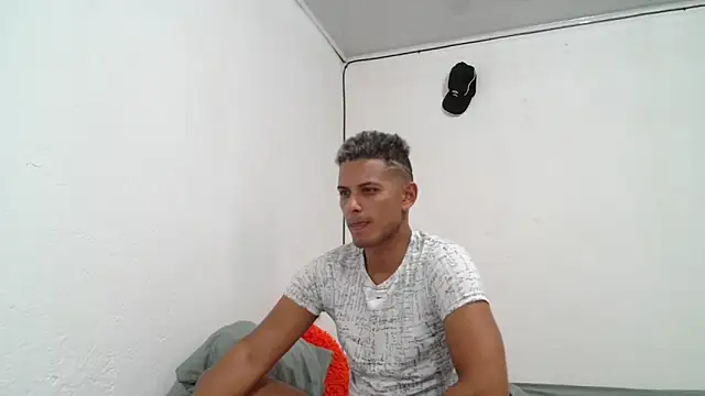 Chris Dick23 online show from December 26, 4:36 pm