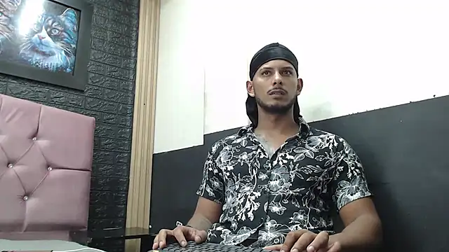 Chris Dick23 online show from October 17, 5:22 am