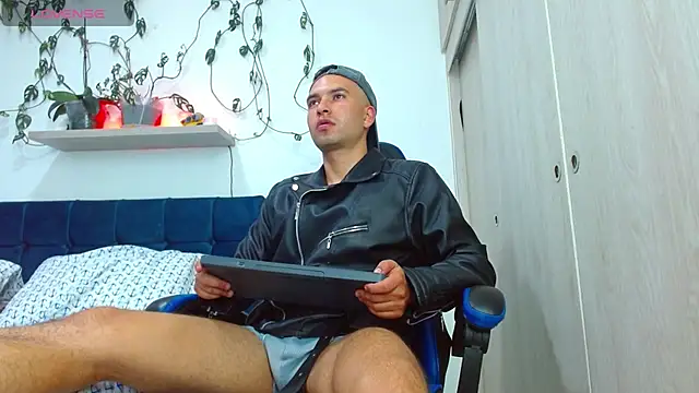 dorian h  online show from July 17, 8:37 pm