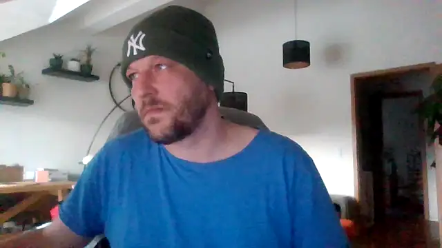 BennyLommy online show from February 10, 3:39 pm