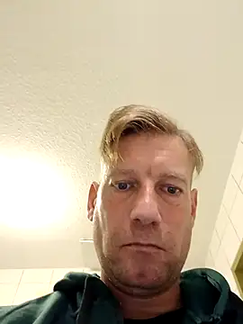 MArciQuarky online show from October 4, 2:22 pm