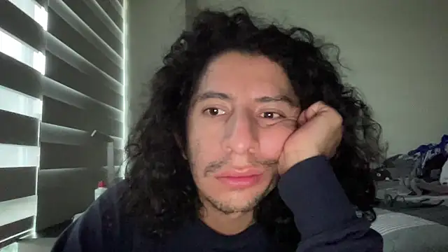 littlelatinhunter online show from November 12, 10:47 pm