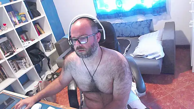 ravingr4d4 online show from July 10, 1:25 pm