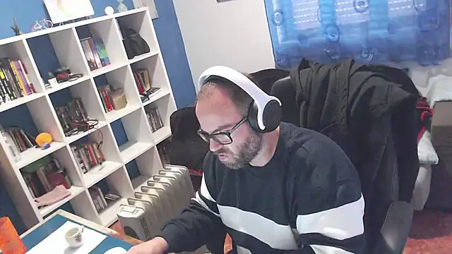 ravingr4d4 online show from November 24, 3:46 pm