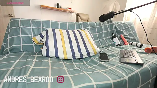 Little Bear00 online show from July 16, 2:24 pm