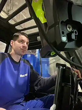 Snapshot of Ricoleckt chatting on February 20, 9:44 am Ricoleckt online show from February 20, 9:44 am