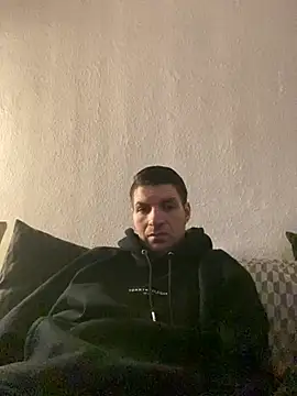 Snapshot of Ricoleckt chatting on February 27, 8:31 pm Ricoleckt online show from February 27, 8:31 pm