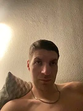 Snapshot of Ricoleckt chatting on February 28, 10:17 pm Ricoleckt online show from February 28, 10:17 pm