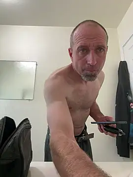 El Gizmo online show from December 21, 8:54 pm