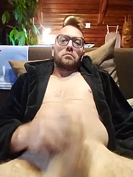 tomee83 online show from October 6, 5:56 am