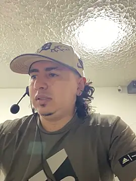 DanielGomez9 online show from February 9, 4:00 pm