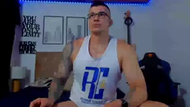 seancarreraa online show from November 6, 5:16 pm