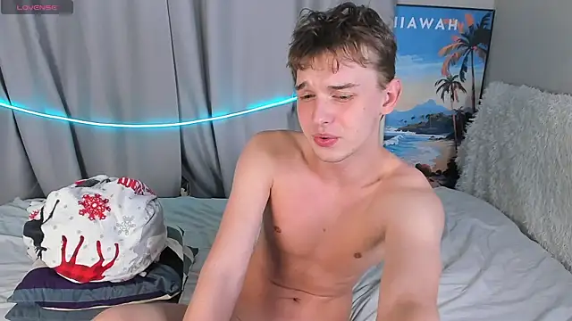 Snapshot of 4ever_dude chatting on October 15, 4:36 pm 4ever dude online show from October 15, 4:36 pm