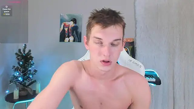 Snapshot of 4ever_dude chatting on December 12, 2:04 am 4ever dude online show from December 12, 2:04 am