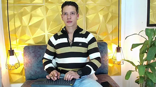 Snapshot of Baxter_Dex chatting on December 6, 3:19 am Baxter Dex online show from December 6, 3:19 am