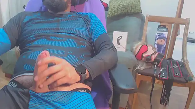 Snapshot of master4subslut chatting on September 14, 12:07 pm master4subslut online show from September 14, 12:07 pm