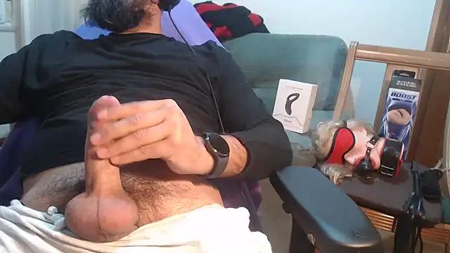 Snapshot of master4subslut chatting on October 5, 9:35 am master4subslut online show from October 5, 9:35 am