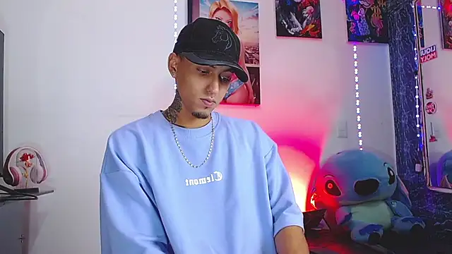 Liam lee online show from November 4, 1:56 pm