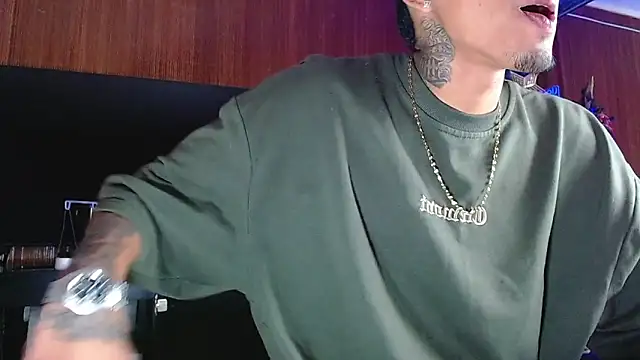 Liam lee online show from December 16, 10:39 pm