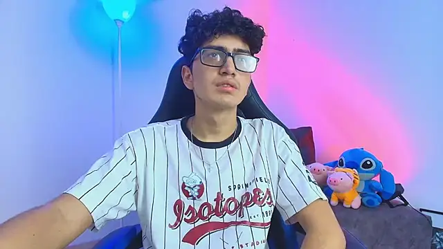 TylerWhite  online show from January 17, 8:44 pm