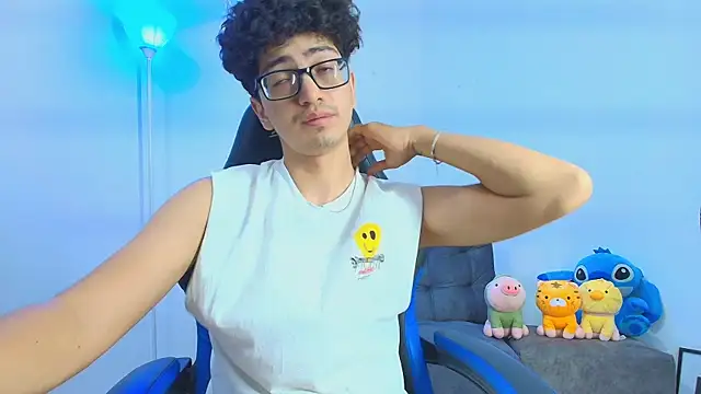 TylerWhite  online show from November 7, 3:32 am