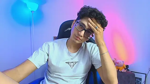 TylerWhite  online show from January 7, 3:55 am