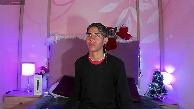 Maxim-Walker online show from December 26, 2:01 am