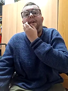 Snapshot of Javier_bear chatting on March 4, 1:49 pm Javier bear online show from March 4, 1:49 pm