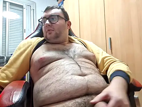 Snapshot of Javier_bear chatting on December 6, 10:08 pm Javier bear online show from December 6, 10:08 pm