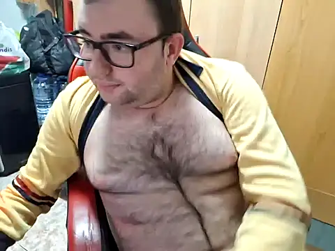 Snapshot of Javier_bear chatting on December 5, 10:12 pm Javier bear online show from December 5, 10:12 pm