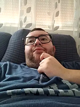 Snapshot of Javier_bear chatting on February 22, 10:07 am Javier bear online show from February 22, 10:07 am