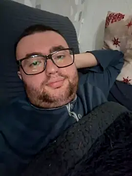 Snapshot of Javier_bear chatting on February 22, 9:21 pm Javier bear online show from February 22, 9:21 pm