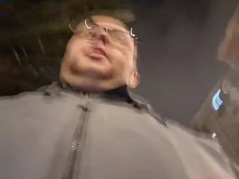 Snapshot of Javier_bear chatting on February 15, 10:22 pm Javier bear online show from February 15, 10:22 pm