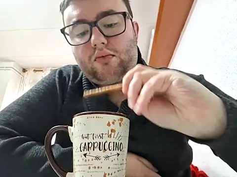 Snapshot of Javier_bear chatting on February 15, 10:11 am Javier bear online show from February 15, 10:11 am