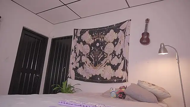 Snapshot of simonbane01 chatting on October 23, 8:23 pm simonbane01 online show from October 23, 8:23 pm