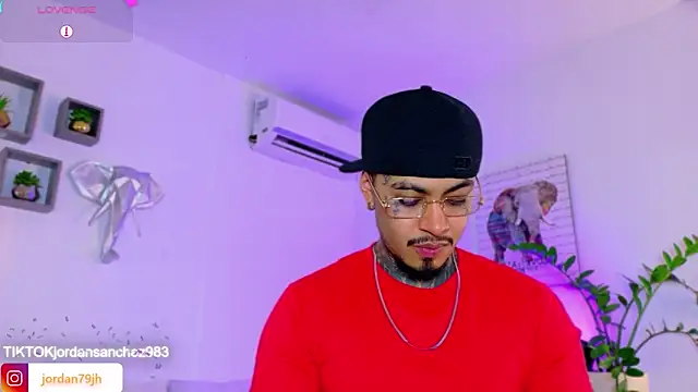 JordanSmiith  online show from March 28, 9:15 pm