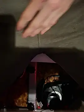 FreezingTie850 online show from April 7, 7:36 pm