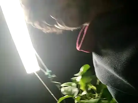 Snapshot of LongDickZee562 chatting on January 31, 6:02 am LongDickZee562 online show from January 31, 6:02 am