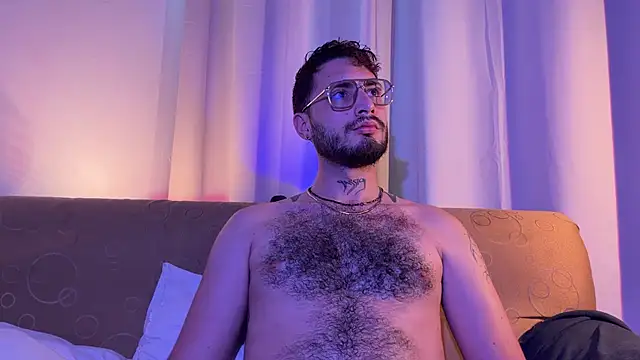 axel giracr online show from February 19, 9:00 pm