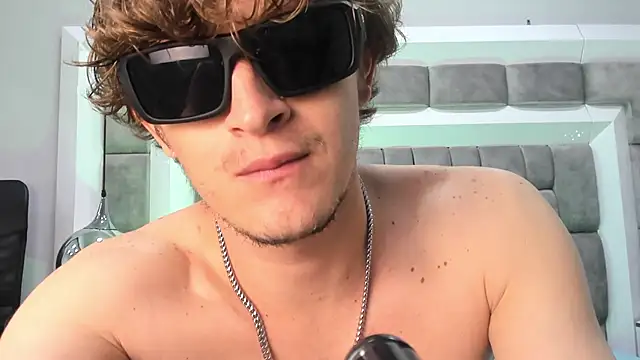 Snapshot of AnthonyAlso chatting on October 18, 8:36 pm AnthonyAlso online show from October 18, 8:36 pm