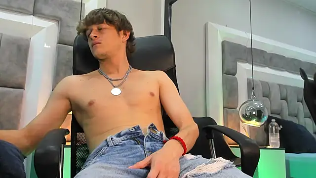 Snapshot of AnthonyAlso chatting on September 29, 8:16 pm AnthonyAlso online show from September 29, 8:16 pm