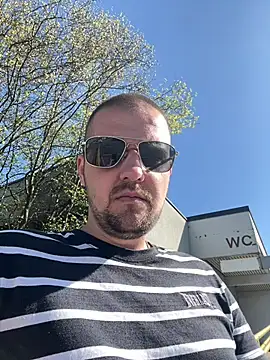 freenki41 online show from April 8, 1:31 pm