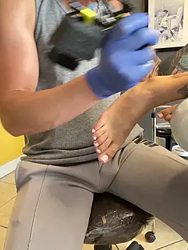 Snapshot of MachineDien chatting on February 26, 8:20 pm MachineDien online show from February 26, 8:20 pm