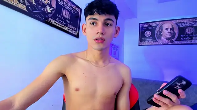 Snapshot of EstebanPerez_ chatting on January 12, 5:01 pm EstebanPerez  online show from January 12, 5:01 pm