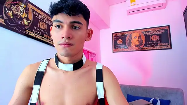 Snapshot of EstebanPerez_ chatting on January 6, 12:02 pm EstebanPerez  online show from January 6, 12:02 pm