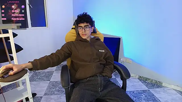  nickconnor01 online show from September 19, 4:57 am